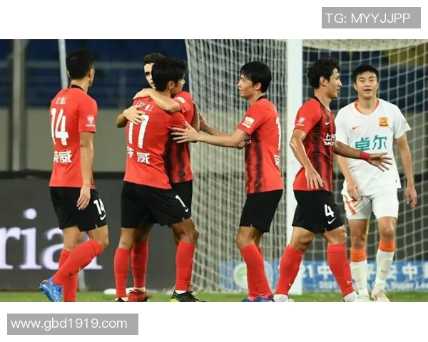 重庆篮球队意识争议引发热议球迷对战术与团队配合的不同看法