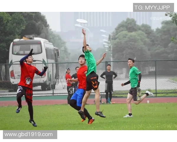 飞盘战术揭秘：上海飞盘队如何运用包夹策略提升比赛胜率