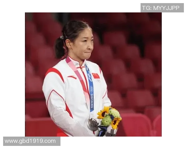 黄娜乒乓球生涯回顾与展望对话分享精彩瞬间与成长历程