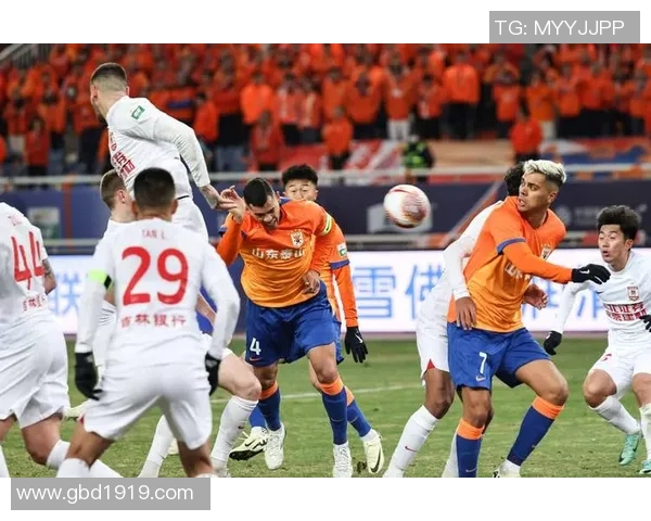 亚泰与恒大历史交锋回顾及战绩分析揭示双方对决的精彩瞬间 亚泰与恒大历史交锋回顾及战绩分析揭示双方对决的精彩瞬间