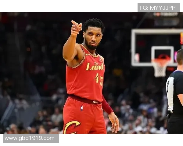 多诺万米切尔的篮球传奇之路与未来展望 多诺万米切尔的篮球传奇之路与未来展望