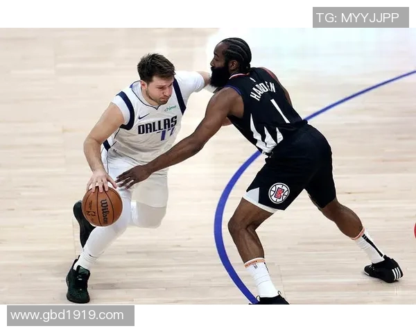 快船与独行侠激战正酣谁能在季后赛中笑到最后