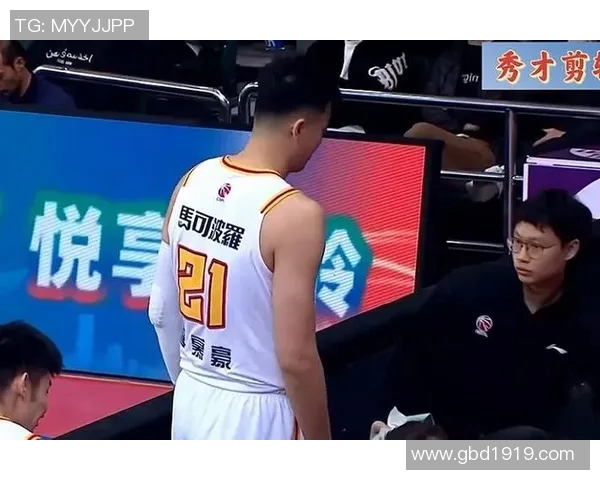 李慕豪：从篮球新星到职业生涯巅峰的奋斗历程与成长故事