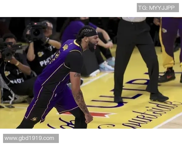 湖人队与国王队激战半决赛谁将晋级争夺总冠军荣耀 湖人队与国王队激战半决赛谁将晋级争夺总冠军荣耀