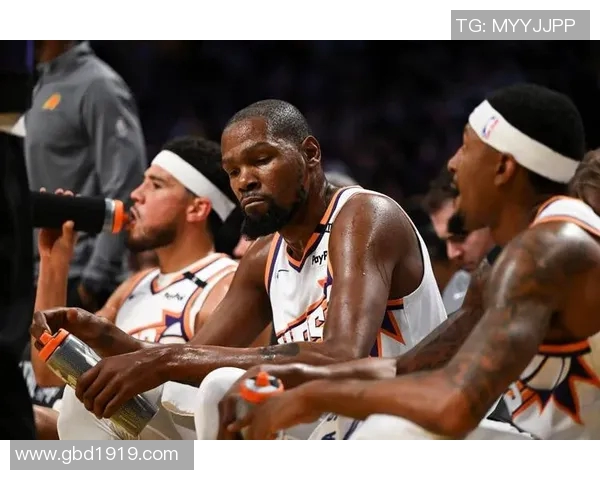 火箭队与太阳队的传奇对决奥尼尔的统治力与火箭的反击之战