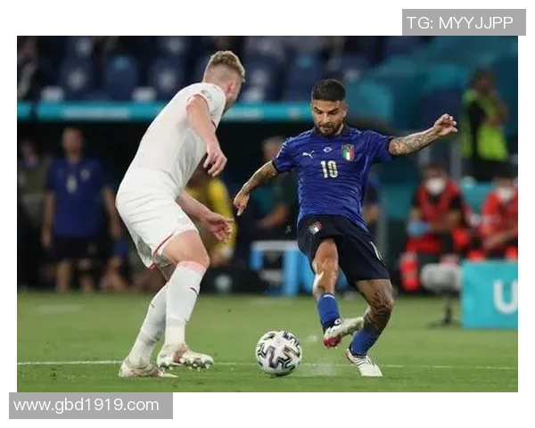 登博思与奥斯的激烈对决揭示了足球战术的深层次博弈与团队协作的重要性 登博思与奥斯的激烈对决揭示了足球战术的深层次博弈与团队协作的重要性