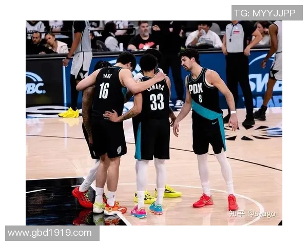 精彩对决NBA直播篮网对阵爵士全场精彩瞬间回顾与分析 精彩对决NBA直播篮网对阵爵士全场精彩瞬间回顾与分析