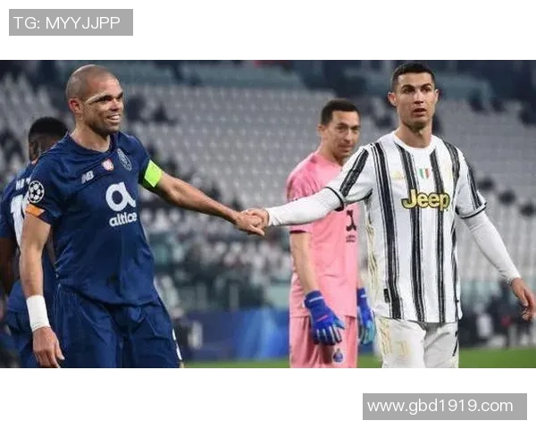 马丁内斯:从足球场上的传奇到生活中的智慧导师 马丁内斯:从足球场上的传奇到生活中的智慧导师